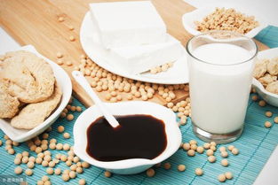 骨质疏松偏爱谁？这几类是易发人群，摸骨养生需趁早