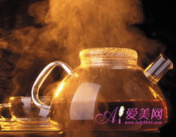 养生新知 喝茶水牛奶强筋健骨，巧防颈腰椎病与摸骨养生