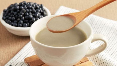 一把小黑豆，养生大功效 补肾壮骨又养颜的八月养生方